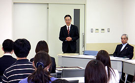 東北福祉大学「まごのてくらぶ」への感謝状贈呈写真2