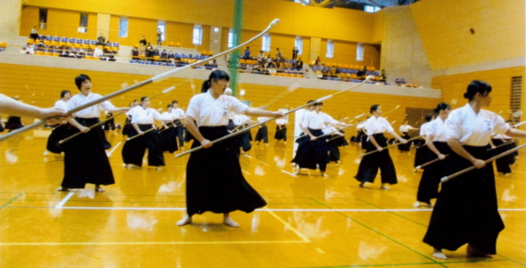 さいたま市民体育大会 なぎなた競技会 小学生の部へメダルを寄贈しました