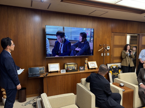 港区へ「非行防止教室2」DVDを贈呈しました